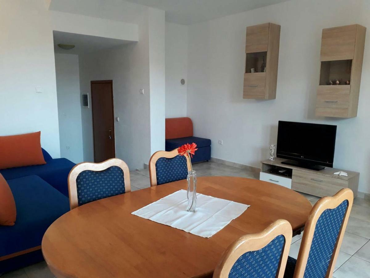 Apartments Golub Cesarica Buitenkant foto