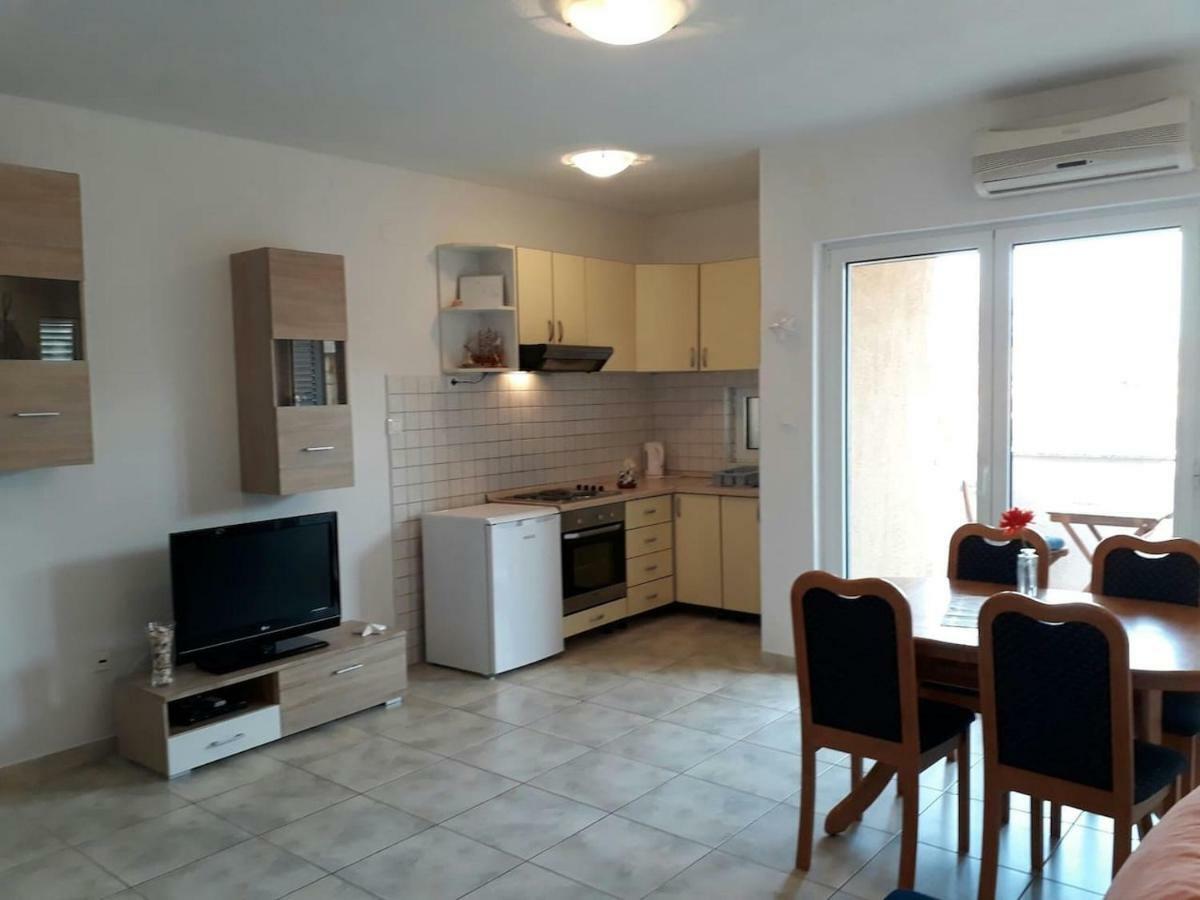 Apartments Golub Cesarica Buitenkant foto