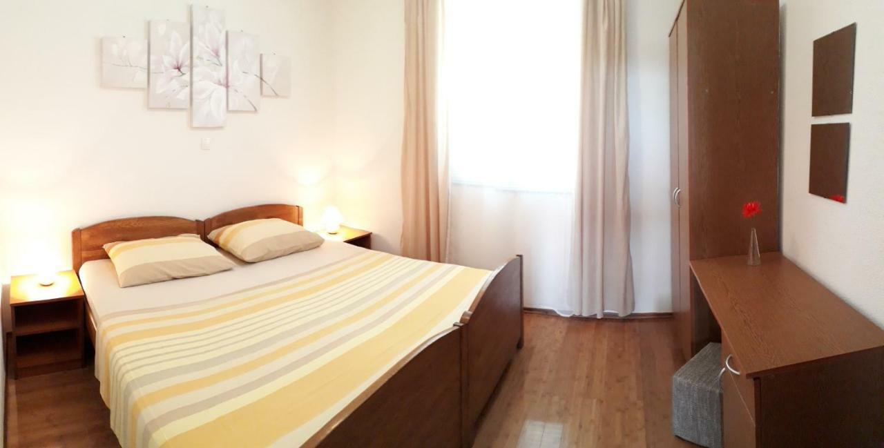 Apartments Golub Cesarica Buitenkant foto